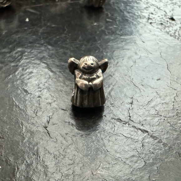 Pandora Angel Charm - Picture 3 of 5